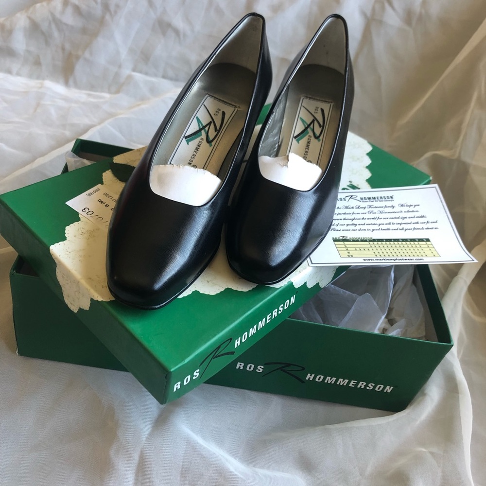 HP NIB Ros Hommerson heeled black pumps